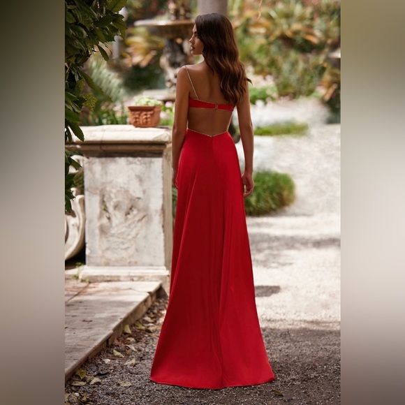 Alamour the label Melinda gown in red - Picture 2 of 5